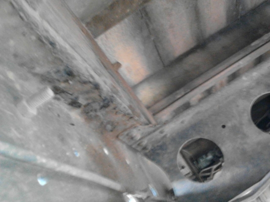 รถโตโยต้า  6  ล้อ หลังถนน 115 แรงม้า.    สนใจติดต่อ  081 - 6079515