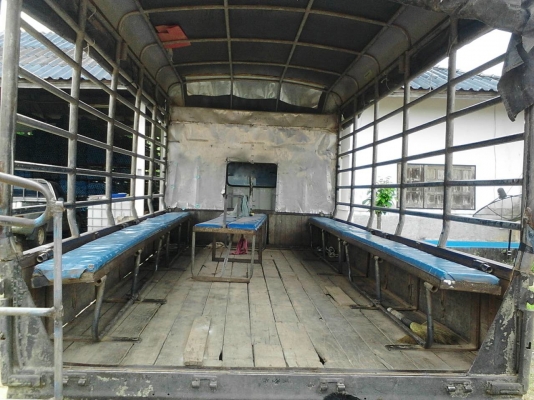 รถโตโยต้า  6  ล้อ หลังถนน 115 แรงม้า.    สนใจติดต่อ  081 - 6079515