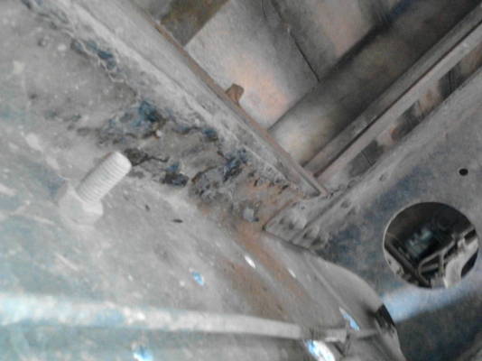 รถโตโยต้า  6  ล้อ หลังถนน 115 แรงม้า.    สนใจติดต่อ  081 - 6079515