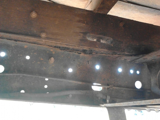 รถโตโยต้า  6  ล้อ หลังถนน 115 แรงม้า.    สนใจติดต่อ  081 - 6079515