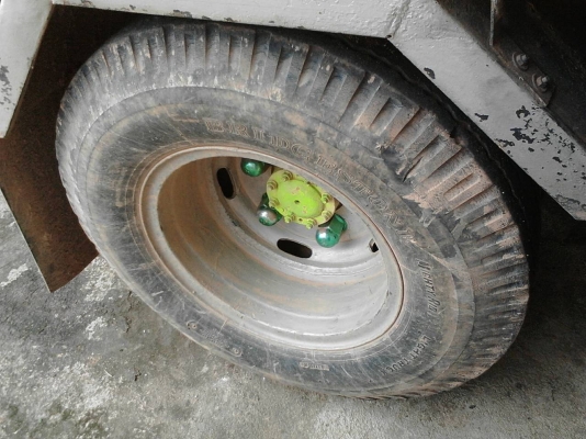 รถโตโยต้า  6  ล้อ หลังถนน 115 แรงม้า.    สนใจติดต่อ  081 - 6079515