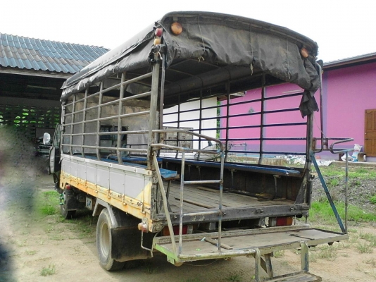 รถโตโยต้า  6  ล้อ หลังถนน 115 แรงม้า.    สนใจติดต่อ  081 - 6079515