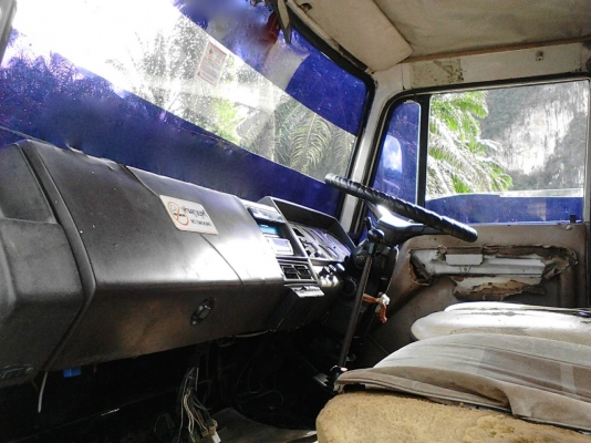 รถฮีโน่ 10 ล้อ หลังถนน FL187   178 แรงม้า. ปี 34   สนใจติดต่อ  081 - 6079515