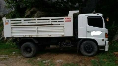 รถฮีโน่ 6 ล้อดั้ม FG8J  220  แรงม้า. ปี 57   ( รถวิ่ง 6x,xxx กว่า กม. )    สนใจติดต่อ  081 - 6079515