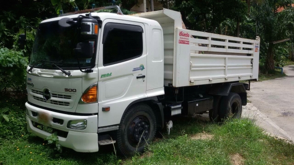 รถฮีโน่ 6 ล้อดั้ม FG8J  220  แรงม้า. ปี 57   ( รถวิ่ง 6x,xxx กว่า กม. )    สนใจติดต่อ  081 - 6079515