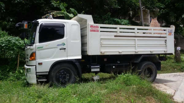 รถฮีโน่ 6 ล้อดั้ม FG8J  220  แรงม้า. ปี 57   ( รถวิ่ง 6x,xxx กว่า กม. )    สนใจติดต่อ  081 - 6079515