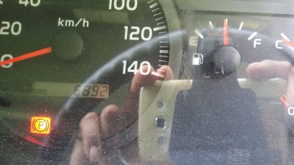 รถฮีโน่ 6 ล้อดั้ม FG8J  220  แรงม้า. ปี 57   ( รถวิ่ง 6x,xxx กว่า กม. )    สนใจติดต่อ  081 - 6079515