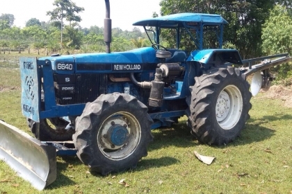 ขายรถไถ FORD รุ่น6640 4x 4( ราคา 588,000 บาท) คานหน้าคาลาโล่ พร้อมใช้งาน ขายรถไถ FORD 6640 90 แรงม้า 4 สูบ เครื่องแน่น 2 เพลา พร้อมใช้งาน มีอุปกรณ์ 2 รายการ คือ ผานดันหน้า- ผาน 7 ใบอินวอย สนใจติดต่อ โทร. 0918329727 044666729 คุณโชคชัย อ.สตึก จ.บุร ขายรถไถ FORD รุ่น6640 4x 4( ราคา 588,000 บาท) คานหน้าคาลาโล่ พร้อมใช้งาน ขายรถไถ FORD 6640 90 แรงม้า 4 สูบ เครื่องแน่น 2 เพลา พร้อมใช้งาน มีอุปกรณ์ 2 รายการ คือ ผานดันหน้า- ผาน 7 ใบอินวอย สนใจติดต่อ โทร. 0918329727 044666729 คุณโชคชัย อ.สตึก จ.บุร