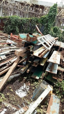 เหล็กมากมายหลายขนาด มาเลือก มาชมก่อนได้ครับ กิโลละ 15.50 ครับ (ร้านวินิตร ลาดหลุมแก้ว)