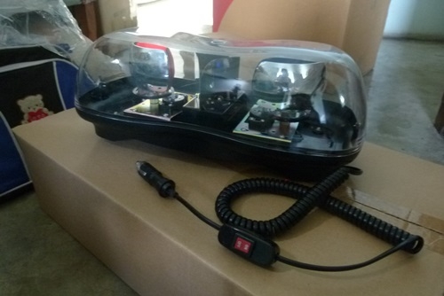 ไฟหมุน แคปซูน ฝาครอบ แบบใส  ฐานแม่เหล็ก 3800 บาท.-   พร้อมส่ง ครับๆ