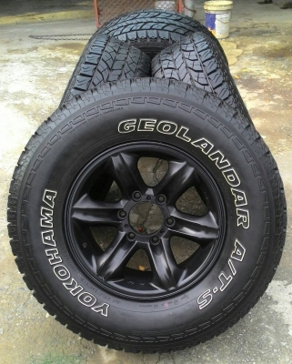 ขายล้อเล็บเหยี่ยว16แท้พร้อมยาง A/T 265/70/16 สวยๆ