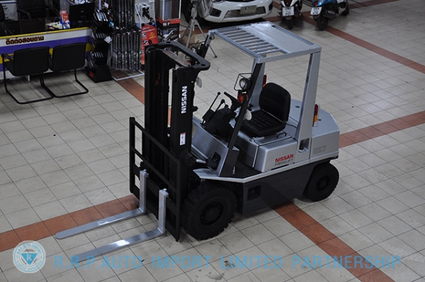 ขายรถโฟล์คลิฟท์มือสอง NISSAN รุ่น PH02 ราคา155,000 บาทนำเข้าจากประเทศญี่ปุ่น 100\% ไม่เคยใช้งานในประเทศไทย