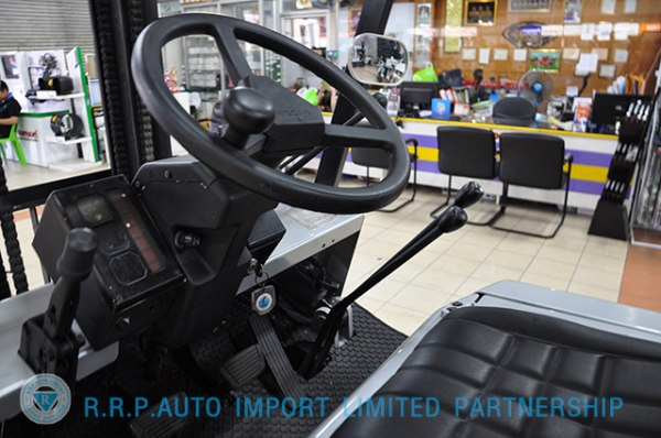 ขายรถโฟล์คลิฟท์มือสอง NISSAN รุ่น PH02 ราคา155,000 บาทนำเข้าจากประเทศญี่ปุ่น 100\% ไม่เคยใช้งานในประเทศไทย