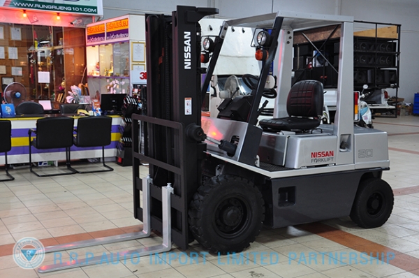 ขายรถโฟล์คลิฟท์มือสอง NISSAN รุ่น PH02 ราคา155,000 บาทนำเข้าจากประเทศญี่ปุ่น 100\% ไม่เคยใช้งานในประเทศไทย