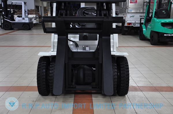 ขายรถโฟล์คลิฟท์มือสอง TCM รุ่น FHD25I3A  ราคา 445,000 บาท นำเข้าจากประเทศญี่ปุ่น 100\% ไม่เคยใช้งานในประเทศไทย