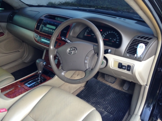 คัมรี รุ่นไฟท้ายชมพูแล้ว หล่อๆ