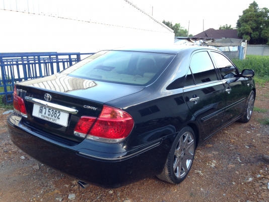 คัมรี รุ่นไฟท้ายชมพูแล้ว หล่อๆ