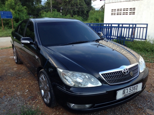 คัมรี รุ่นไฟท้ายชมพูแล้ว หล่อๆ