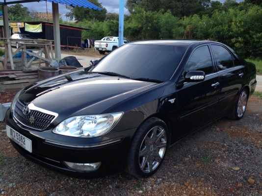 คัมรี รุ่นไฟท้ายชมพูแล้ว หล่อๆ