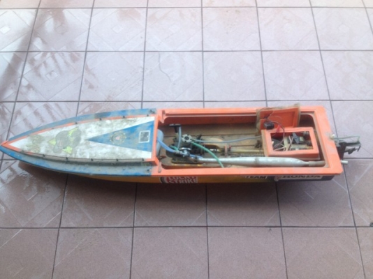 เรือบังคับไนโตรเครื่อง OS สภาพตามรูปของมาจากญี่ปุ่นตามสภาพครับ