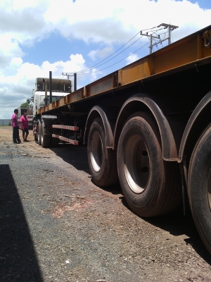 หัวลาก 320  แรง พร้อมหาง 3 เพลา  ราคา  1,450,000  บาท