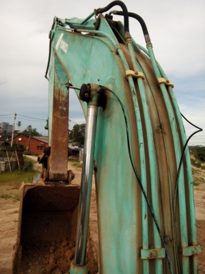 ขายรถแบคโฮ KOBELCO SK200-Vธรรมดา เอกสารอินวอย ราคา 750000