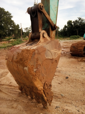 ขายรถแบคโฮ KOBELCO SK200-Vธรรมดา เอกสารอินวอย ราคา 750000