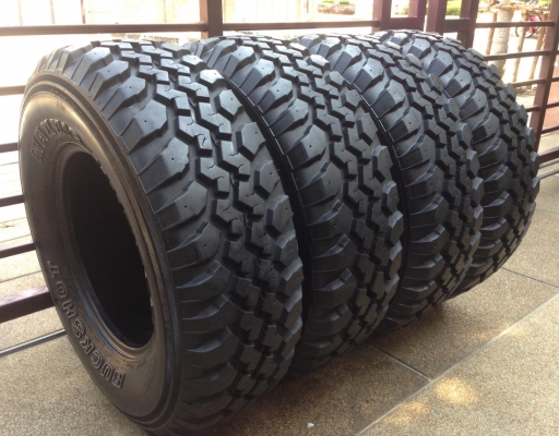ยาง Mud Maxxis 265 75 16 ปี09 ดอกแทบไม่ได้ใช้ ไม่มีแตกลายงา ลงพื้นจริงปี12