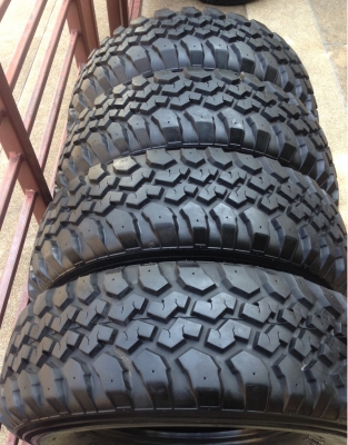 ยาง Mud Maxxis 265 75 16 ปี09 ดอกแทบไม่ได้ใช้ ไม่มีแตกลายงา ลงพื้นจริงปี12 ยาง Mud Maxxis 265 75 16 ปี09 ดอกแทบไม่ได้ใช้ ไม่มีแตกลายงา ลงพื้นจริงปี12