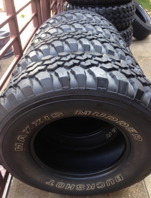 ยาง Mud Maxxis 265 75 16 ปี10 1คู่ สิ้นปี09 1คู่ ดอกคมๆ แทบไม่ได้ใช้ ไม่มีแตกลายงา ลงพื้นจริงปี12 ยาง Mud Maxxis 265 75 16 ปี10 1คู่ สิ้นปี09 1คู่ ดอกคมๆ แทบไม่ได้ใช้ ไม่มีแตกลายงา ลงพื้นจริงปี12