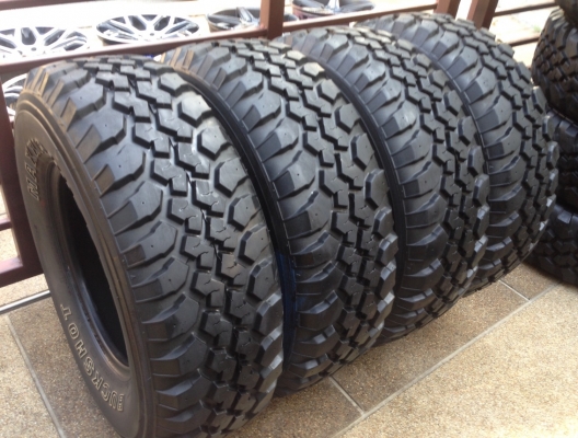 ยาง Mud Maxxis 265 75 16 ปี10 1คู่ สิ้นปี09 1คู่ ดอกคมๆ แทบไม่ได้ใช้ ไม่มีแตกลายงา ลงพื้นจริงปี12 ยาง Mud Maxxis 265 75 16 ปี10 1คู่ สิ้นปี09 1คู่ ดอกคมๆ แทบไม่ได้ใช้ ไม่มีแตกลายงา ลงพื้นจริงปี12