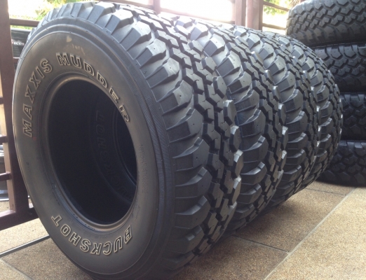ยาง Mud Maxxis 265 75 16 ปี10 1คู่ สิ้นปี09 1คู่ ดอกคมๆ แทบไม่ได้ใช้ ไม่มีแตกลายงา ลงพื้นจริงปี12