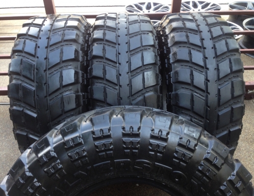 ยาง Mud SILVERSTONE MT-117 SPORT 285 75 16 ปี11 ดอกเยอะ ยาง Mud SILVERSTONE MT-117 SPORT 285 75 16 ปี11 ดอกเยอะ