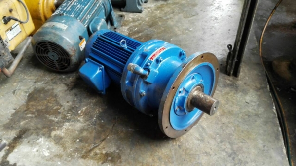 ==========Sold Out!!========== มอเตอร์เกียร์ Sumitomo Cyclo Drive 7.5 HP. ไฟ 380 V. อัตราทด 1:29 แบบหน้าแปลน ของใหม่ไม่เคยใช้งาน โทร 089-2499-123 นครปฐม