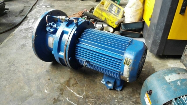 ==========Sold Out!!========== มอเตอร์เกียร์ Sumitomo Cyclo Drive 7.5 HP. ไฟ 380 V. อัตราทด 1:29 แบบหน้าแปลน ของใหม่ไม่เคยใช้งาน โทร 089-2499-123 นครปฐม