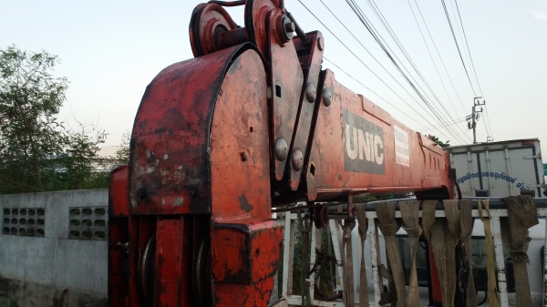 ขายตัวเครนUNIC 3.7ตัน4ท่อนหกเหลี่ยมขาสลับ