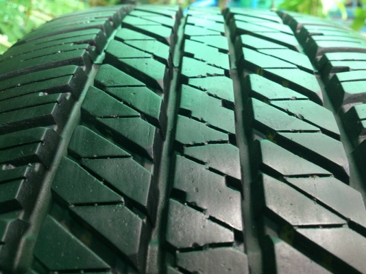 ขายแม็ก Ford 6รูขอบ17 พร้อมยาง 265/65R17 ยางปี12 ดอกยางหนา สวยๆ จำนวน 1 ชุด