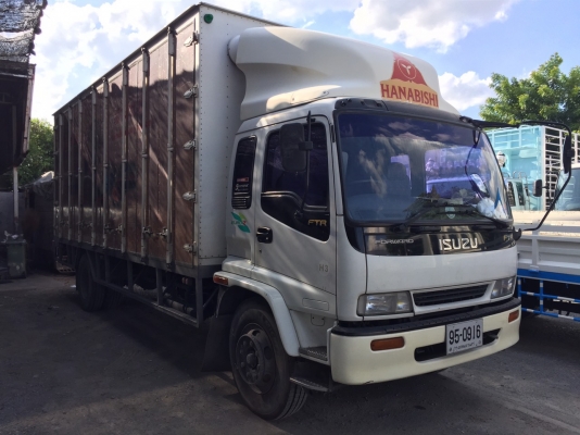 ขายรถisuzu 6ล้อ DECA ตู้10บาน ยาว7.2 ม. สนใจติดต่อ 089-8914921 คุณตุ๊กตา