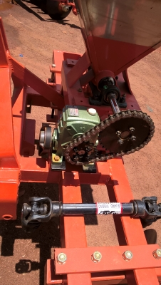 ยกร่อง หยอดปุ๋ย ยกร่อง หยอดปุ๋ย