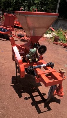 ยกร่อง หยอดปุ๋ย ยกร่อง หยอดปุ๋ย