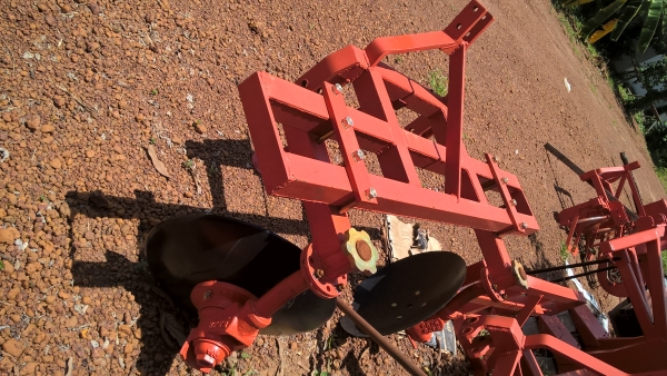 ยกร่อง หยอดปุ๋ย ยกร่อง หยอดปุ๋ย