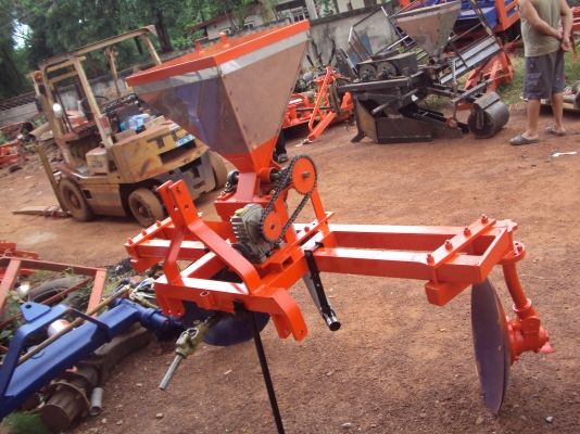 ยกร่อง หยอดปุ๋ย