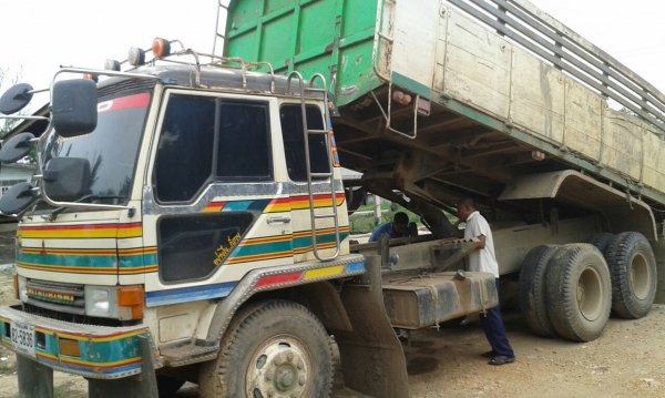 สิบล้อ มิตซู ไอ้หลง FN 527 MA 195โบว์ เกียร์10สปีส 2เพา สภาพดีสวยพร้อมใช้ ทะเบียนพร้อมโอน