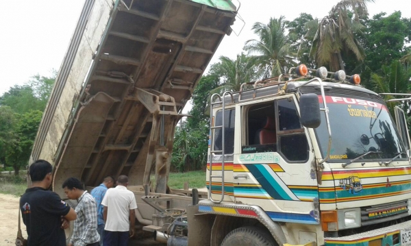 สิบล้อ มิตซู ไอ้หลง FN 527 MA 195โบว์ เกียร์10สปีส 2เพา สภาพดีสวยพร้อมใช้ ทะเบียนพร้อมโอน