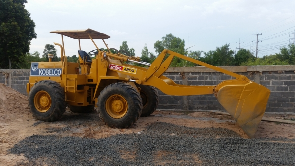 ขายรถตักเอวอ่อน โกเบลโก้ lk300 ราคา480000บาทรถสวยสภาพดี