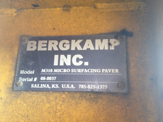 ขาย เครื่องจักรลาดยาง 2008 Used Bergkamp M310 Slurry Seal And Micro Surfacing Paver