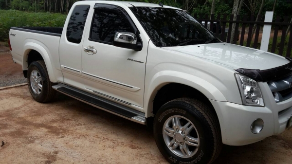 ปรับราคาลงแล้ว ขาย อีซูซุ ดีแม็ก ไฮแลนเดอร์ รุ่น แพลตทินั่ม