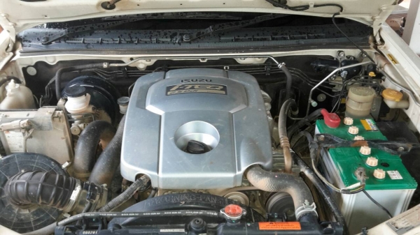 ปรับราคาลงแล้ว ขาย อีซูซุ ดีแม็ก ไฮแลนเดอร์ รุ่น แพลตทินั่ม