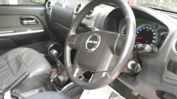 ปรับราคาลงแล้ว ขาย อีซูซุ ดีแม็ก ไฮแลนเดอร์ รุ่น แพลตทินั่ม