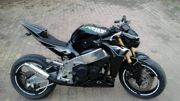 Ninja 400 แรง  สี่สูบ แนวๆ